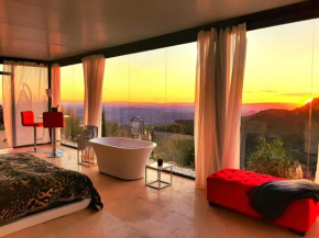 Stylish beautiful and exotic Oleandro glass Suite, Casares
